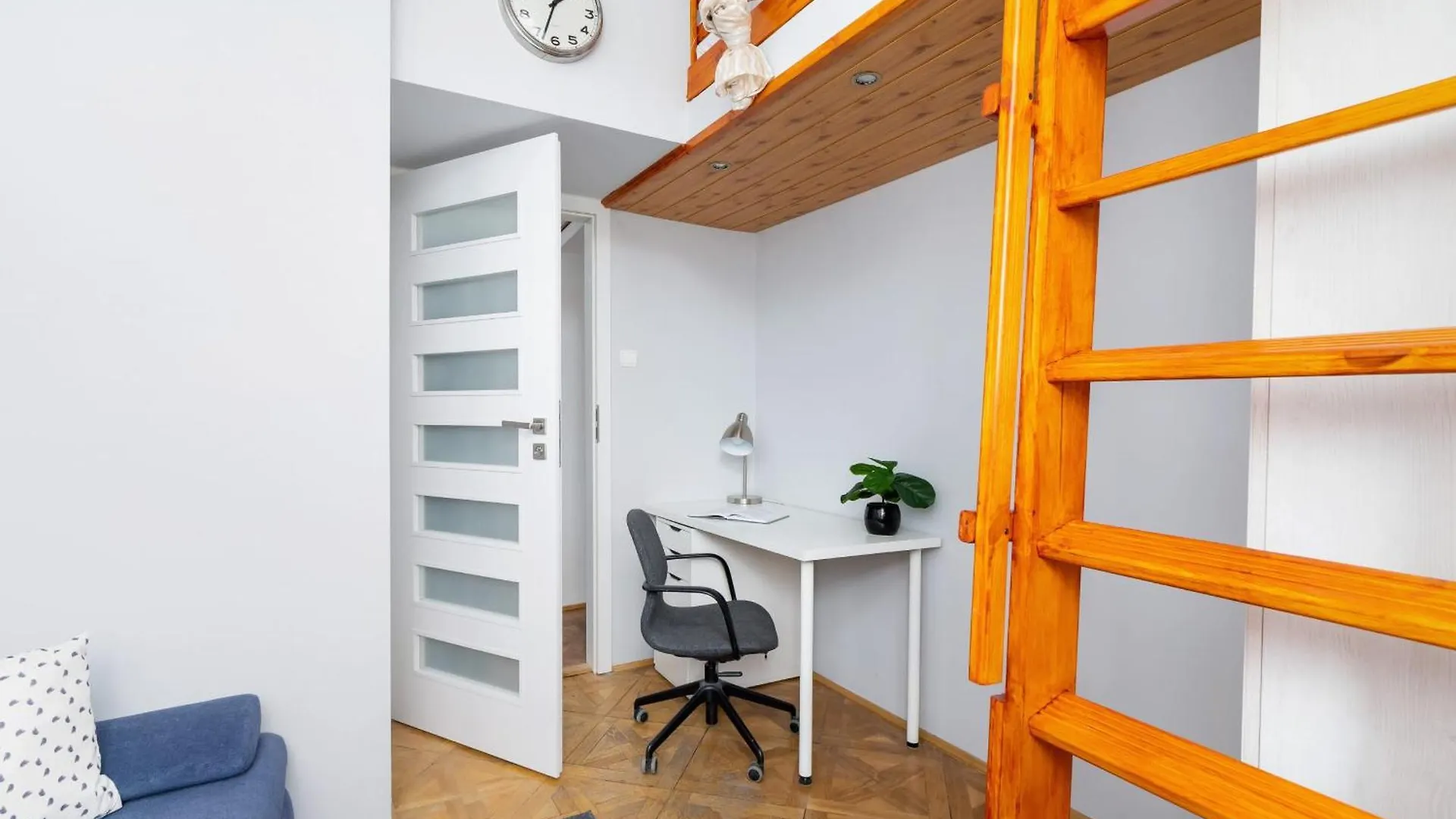 Podwale Apartment Uj Downtown Cracow By Noclegi Renters Krakow Poland